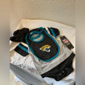 NEW Jacksonville Jaguars Onsie 3-Piece set 6-9 Months